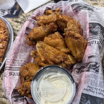 Floridino's Italian Kitchen - Signature Sauce Wings - Italian Near Me - Lake Hamilton, Florida Floridino's Italian Kitchen - Signature Sauce Wings - Italian Near Me - Lake Hamilton, Florida