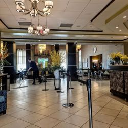 Holiday Inn Express & Suites Pittsburgh SW - Southpointe - Lobby at Holiday Inn Express & Suites Pittsburgh SW - Southpointe