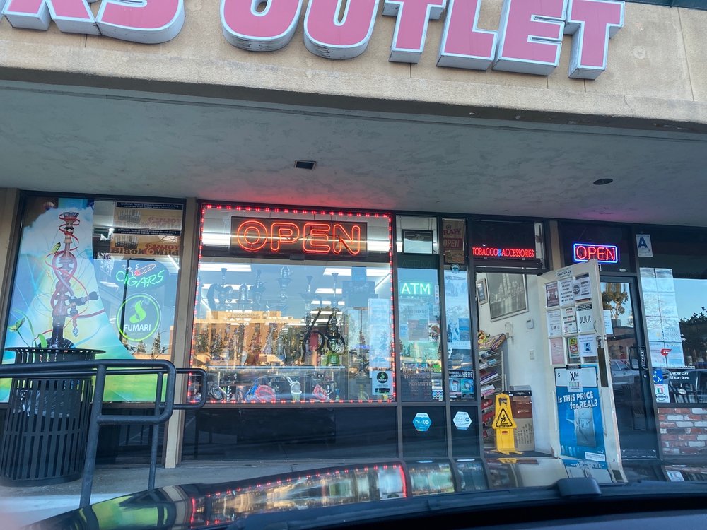 SMOKERS OUTLET 4 Updated August 2024 19 Photos & 25 Reviews