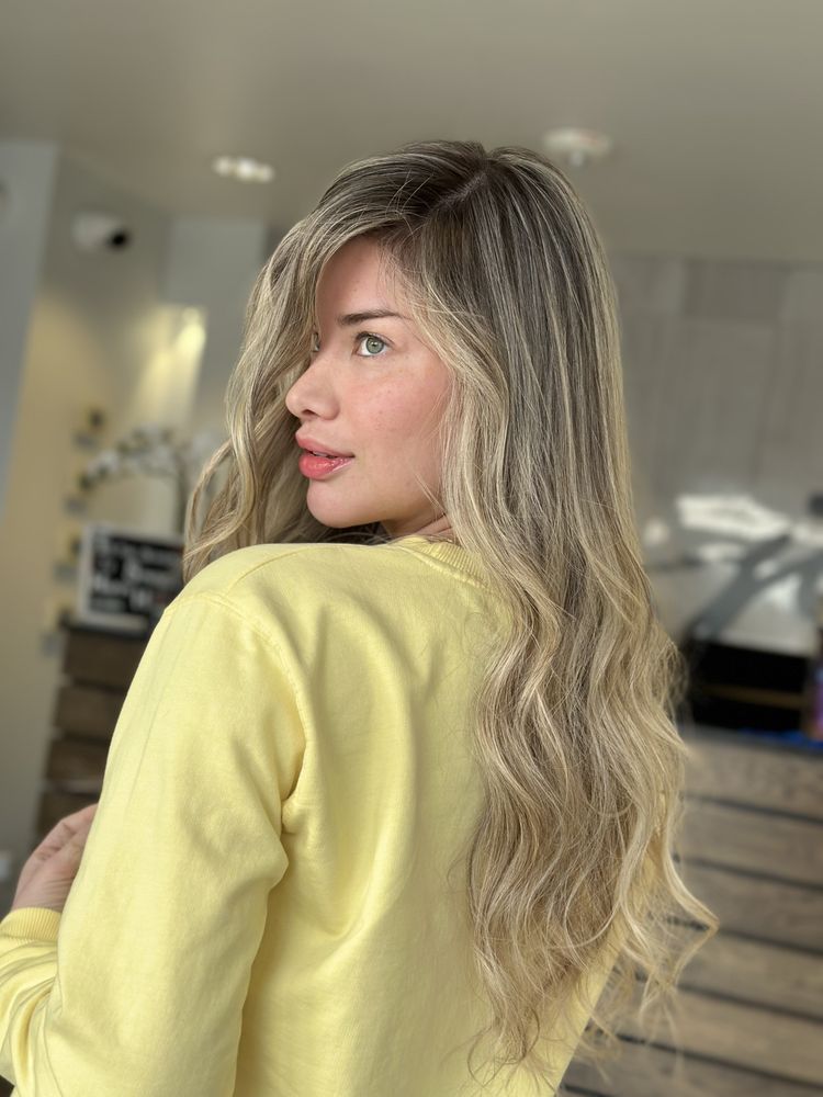 Daima and hair Logo