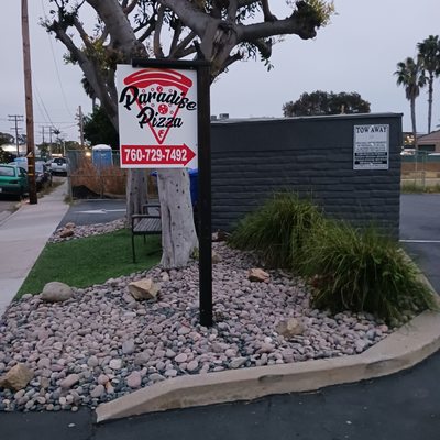 Paradise Pizza by null