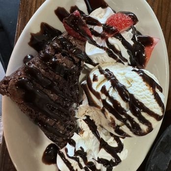 Hereford House - Brownie Dessert - Steakhouses Near Me - Shawnee, Kansas