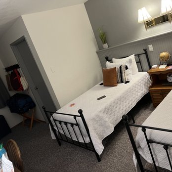 Emerald Valley Inn - Room - Hotels Near Me - Port Angeles, Washington