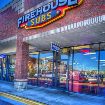 Firehouse Subs - Front facade & entrance from parking lot - Sandwiches Near Me - Largo, Florida