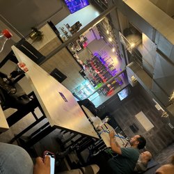 Avenue Cafe