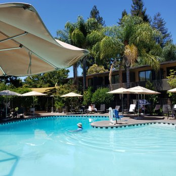 Dinah's Poolside Restaurant - you can literally sit poolside - American Near Me - Palo Alto, California