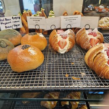 Cafe W Bakery and Desserts - Cafes Near Me - Flushing, New York