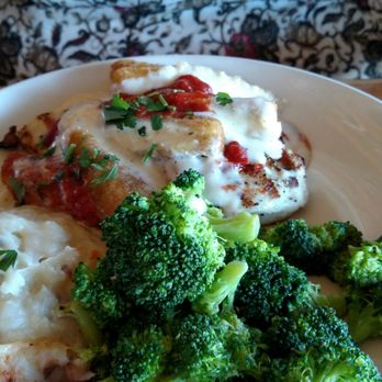 Applebee's Grill + Bar - Covered chicken - American Near Me - Watertown, New York Applebee's Grill + Bar - Covered chicken - American Near Me - Watertown, New York