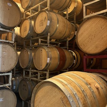 Bella Luna Estate Winery - Wineries Near Me - Templeton, California