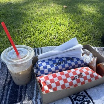 Tom's Place - Burgers Near Me - Costa Mesa, California