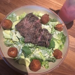 Cesar salad with beef
