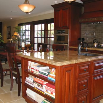 Thomas Towne Reavey, Inc. - Traditional Cherry Wood Kitchen & Family Room remodel for family in Torrance. - General Contractors Near Me - San Pedro, California Thomas Towne Reavey, Inc. - Traditional Cherry Wood Kitchen & Family Room remodel for family in Torrance. - General Contractors Near Me - San Pedro, California