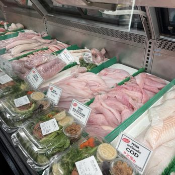 Fish King - Interior - Seafood Markets Near Me - Glendale, California