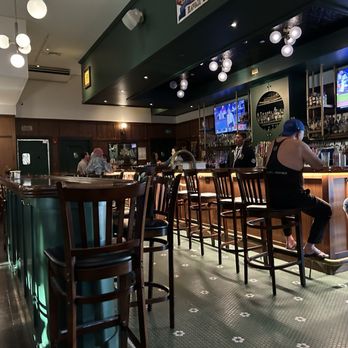J. Dolan's - Pizza Near Me - Honolulu, Hawaii