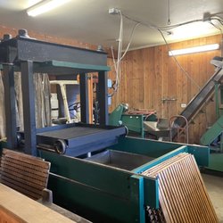 Dyn’s Cider Mill - Apple Cider Press.