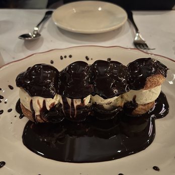 Le Diplomate - Profiteroles - Brasseries Near Me - Washington, DC, District of Columbia
