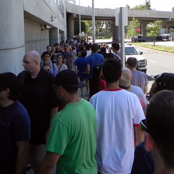 Los Angeles Comic Con - Line wraps around the corner of Pico and Hall Drive - Festivals Near Me - Los Angeles, California Los Angeles Comic Con - Line wraps around the corner of Pico and Hall Drive - Festivals Near Me - Los Angeles, California