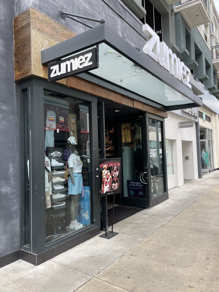 ZUMIEZ Updated October 2024 13 Reviews 5616 Bay St, Emeryville