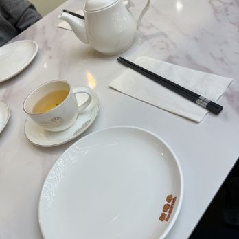 Sun Sui Wah Seafood Restaurant - Table setting - Dim Sum Near Me - Pickering, Ontario Sun Sui Wah Seafood Restaurant - Table setting - Dim Sum Near Me - Pickering, Ontario