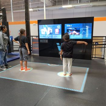 Sky Zone Trampoline Park - iWall - Trampoline Parks Near Me - Roseville, California Sky Zone Trampoline Park - iWall - Trampoline Parks Near Me - Roseville, California