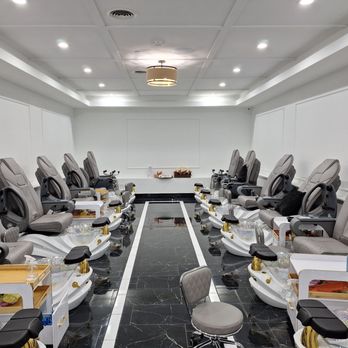 Kiara Nail Spa - Nail Salons Near Me - Evanston, Illinois