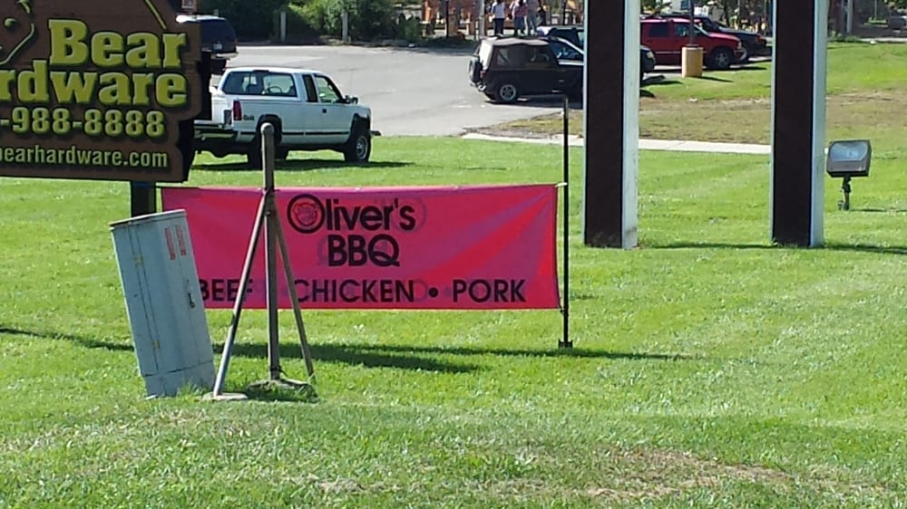 Oliver's Bbq Logo