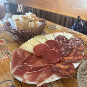 La Mayor - cheese and ham platter - Wine Bars Near Me - Madrid, M