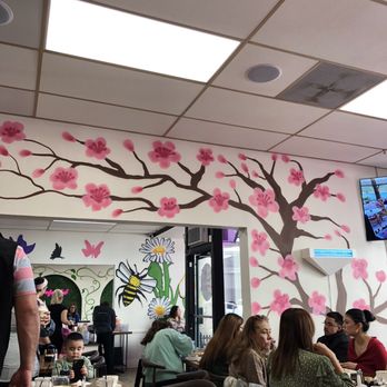 Madres Brunch - Inside decor - Breakfast & Brunch Near Me - Whittier, California