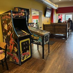 Bard's Burgers & Chili - Pinball wizard