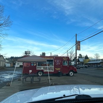 Taqueria Los Toritos - a taqueria truck parked on the side of the road - Food Trucks Near Me - Battle Ground, Washington Taqueria Los Toritos - a taqueria truck parked on the side of the road - Food Trucks Near Me - Battle Ground, Washington