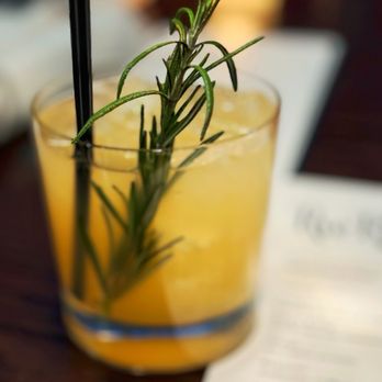 Rye Republic - Smoky arroyo (mezcal rosemary grapefruit) - Cocktail Bars Near Me - Brewster, New York
