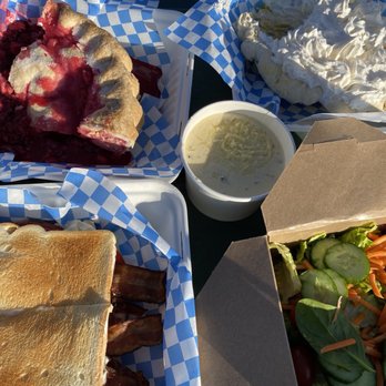 Reno's On The Runway - BLT, Baked Potato Soup, salad bar, raspberry pie and banana cream pie - Soup Near Me - Yakima, Washington Reno's On The Runway - BLT, Baked Potato Soup, salad bar, raspberry pie and banana cream pie - Soup Near Me - Yakima, Washington
