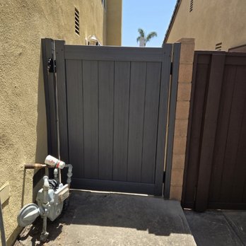 AJM Construction Services - Certagrain Custom vinyl gate - Fences & Gates Near Me - Fountain Valley, California AJM Construction Services - Certagrain Custom vinyl gate - Fences & Gates Near Me - Fountain Valley, California