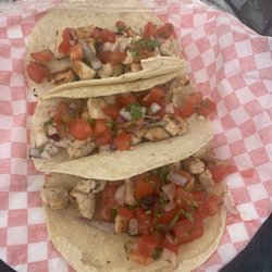 Club Iggy's - Chicken tacos