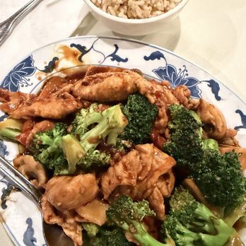 Panda North - Sliced chicken and broccoli - Chinese Near Me - Brattleboro, Vermont