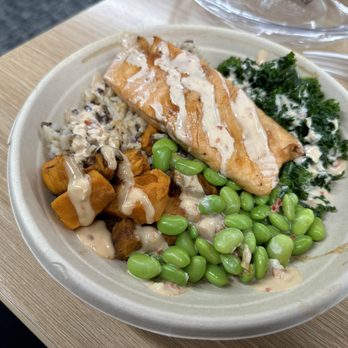 Urbane Cafe - Salmon bowl - Sandwiches Near Me - Pasadena, California