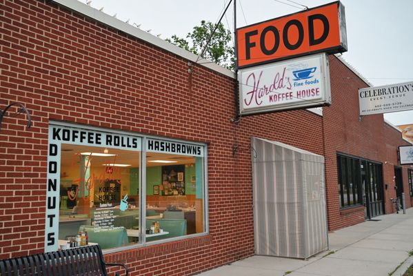 Harold's Koffee House by null