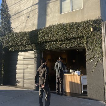 Flo Coffee Bar - Coffee & Tea Near Me - Venice, California