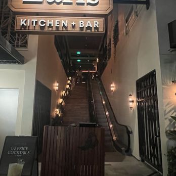 Earls Kitchen + Bar - Entrance - Cocktail Bars Near Me - Honolulu, Hawaii Earls Kitchen + Bar - Entrance - Cocktail Bars Near Me - Honolulu, Hawaii