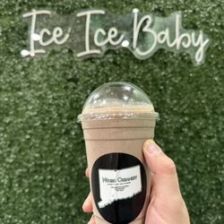 Micro Creamery of CT - Large milk shake made with vegan Oreo ice cream, almond milk and vanilla plant based protein.