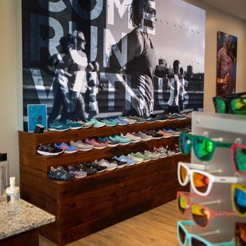 Fleet Feet Plano - Sports Wear Near Me - Plano, Texas