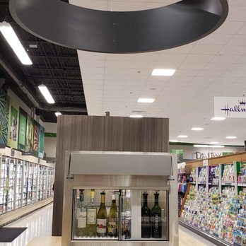 Publix - Bloomingdale Square - Wine tastings anyone? - Grocery Near Me - Brandon, Florida Publix - Bloomingdale Square - Wine tastings anyone? - Grocery Near Me - Brandon, Florida