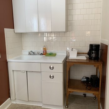 Gold Inn - Mini kitchen area - Hotels Near Me - Hot Springs, Arkansas Gold Inn - Mini kitchen area - Hotels Near Me - Hot Springs, Arkansas