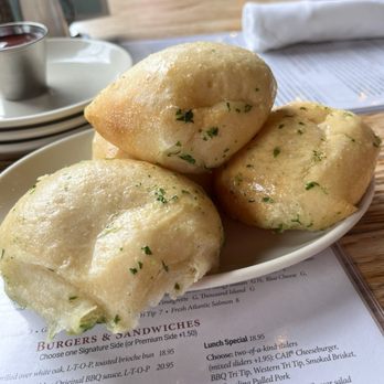Wood Ranch Camarillo - Garlic and buttery rolls - Barbeque Near Me - Camarillo, California Wood Ranch Camarillo - Garlic and buttery rolls - Barbeque Near Me - Camarillo, California