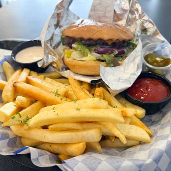 Fabi’s Grill - House Cheeseburger - Mediterranean Near Me - Torrance, California Fabi’s Grill - House Cheeseburger - Mediterranean Near Me - Torrance, California