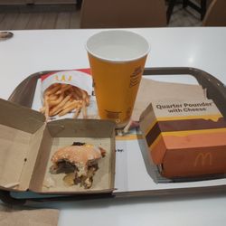 McDonald's - Maccheese， fries，hot water