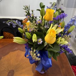 Elegant Floral Designs By E&T - Lovely Lilly with yellow roses bouquetBirt