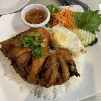 Anh Thu 2 - Fried chicken with a sunny side up egg. Really crispy and moist chicken! Would recommend. - Vietnamese Near Me - Worcester, Massachusetts