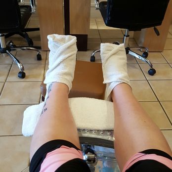 Pretty Nails - Hot towel wrap....ahhhhhhhhhhhhhh - Nail Salons Near Me - Kenmore, Washington