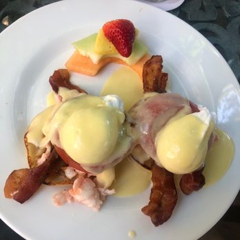 Blue Heaven - BLT benedict (bacon, lobster, tomoto) - Breakfast & Brunch Near Me - Key West, Florida
